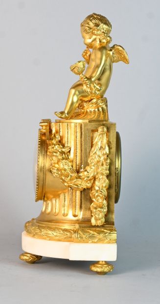 Gilt bronze clock with love design, 18th...