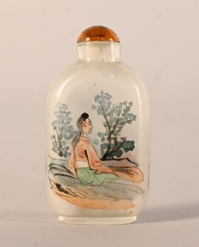 Snuff bottle in glass painted on the inside...