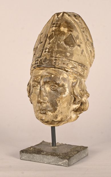 Alabaster bishop's head, 16th century
Sculpted...