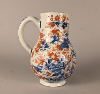 Imari porcelain pitcher China, early 18th...