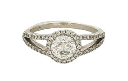 Solitaire diamond ring
Set with brilliant-cut...