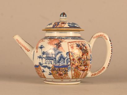 Théière chinoise en porcelaine d’exportation...