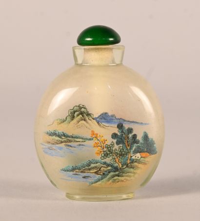 Snuff bottle in glass painted on the inside...