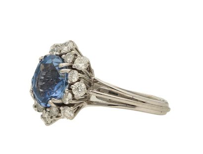 Ceylon sapphire and diamond ring, late 20th...