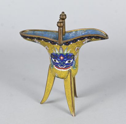 Jue-type ritual bowl in cloisonné bronze,...