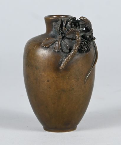 Small Art Nouveau bronze vase with naturalistic...