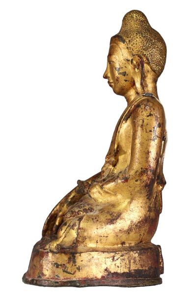 Myanmar Buddha in gilded bronze, Mandalay...