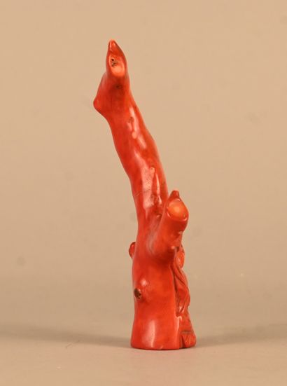 Figure chinoise en corail rouge sculpté –...