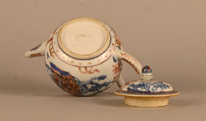 Théière chinoise en porcelaine d’exportation...