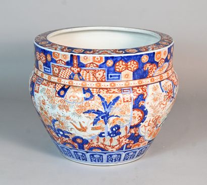 Large Japanese Imari porcelain pot, late...