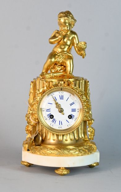 Gilt bronze clock with love design, 18th...