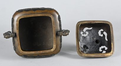 Chinese bronze incense burner, 19th century
Bronze...