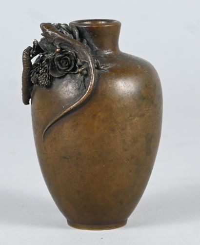 Small Art Nouveau bronze vase with naturalistic...