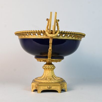 Sèvres porcelain bowl mounted in gilt bronze...