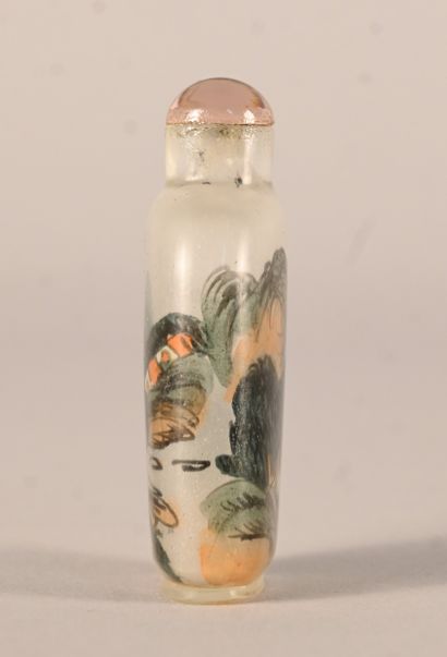 Snuff bottle in glass painted on the inside...