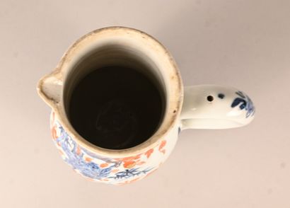 Imari porcelain pitcher China, early 18th...