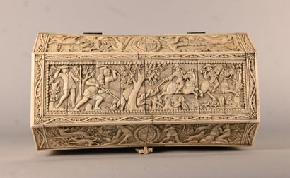 Carved bone box with hunting scenes, Germany,...