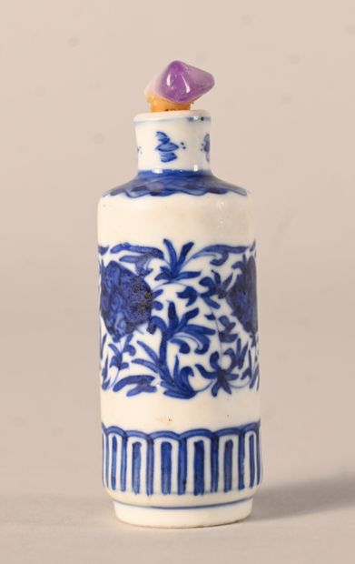 Blue and white porcelain Snuff bottle, China,...