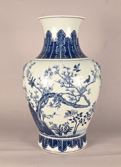 Large blue and white porcelain baluster vase...