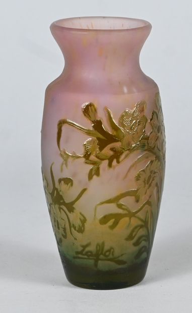Multi-layered glass vase with acid-etched...