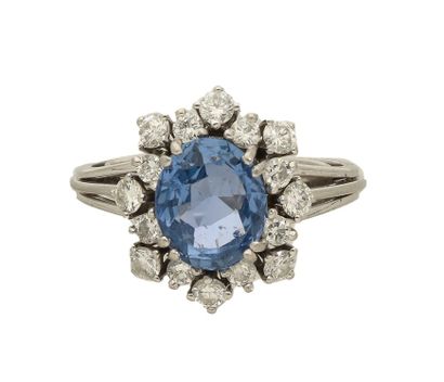 Ceylon sapphire and diamond ring, late 20th...