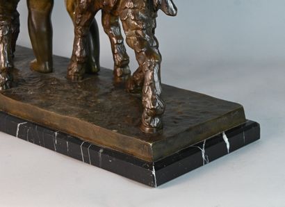 Group in patinated bronze signed Fath, Etling...
