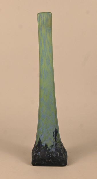 Multi-layered glass vase signed Daum Nancy,...