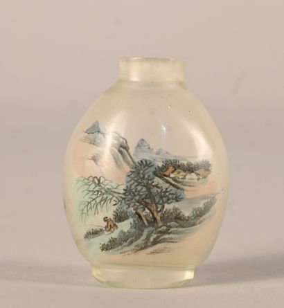 Snuff bottle in glass painted on the inside...