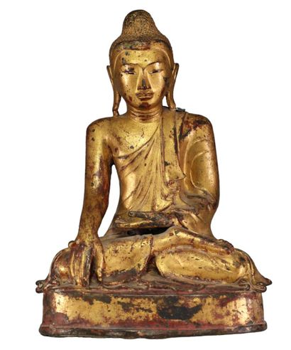 Myanmar Buddha in gilded bronze, Mandalay...