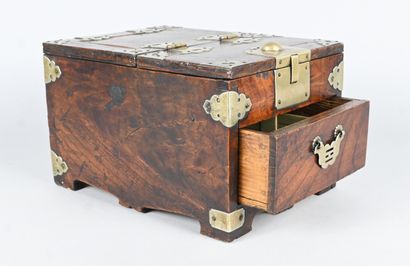 Wooden mirror box - China - Qing Dynasty...