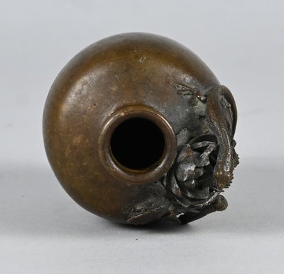 Small Art Nouveau bronze vase with naturalistic...