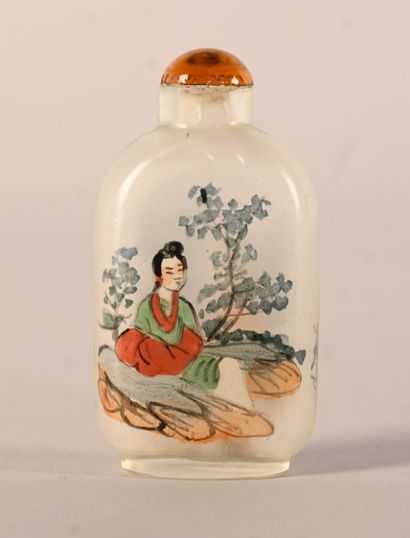 Snuff bottle in glass painted on the inside...