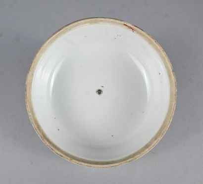 Famille Rose porcelain covered container...