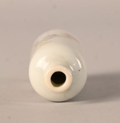 Decorated porcelain snuff bottle, China,...