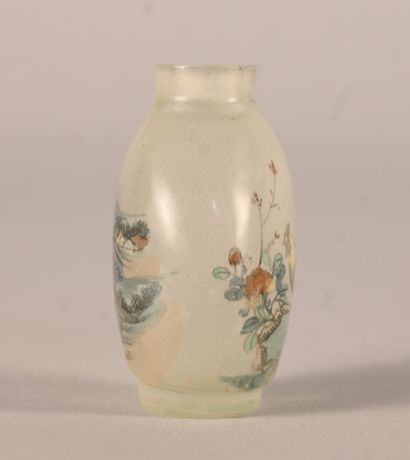 Snuff bottle in glass painted on the inside...