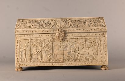 Carved bone box with hunting scenes, Germany,...