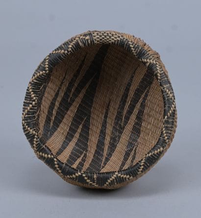 Small Tutsi bowl in fine wickerwork - Rwanda,...