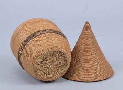 Covered Tutsi agaseke with conical lid -...