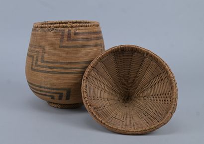 Tutsi agaseke with labyrinthine decoration...