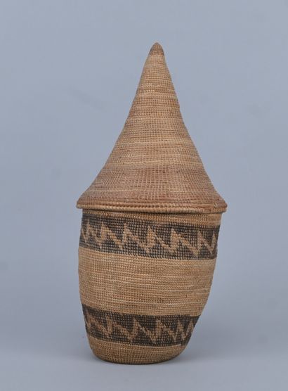Tutsi agaseke with geometric decoration -...