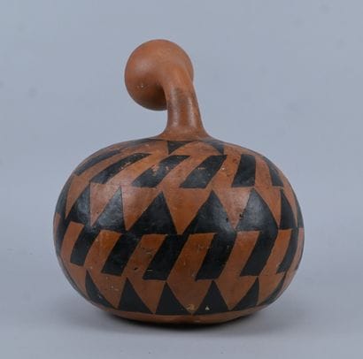 Tutsi calabash with black geometric decoration...