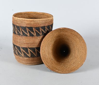 Large Tutsi agaseke Rwanda - woven basketry,...