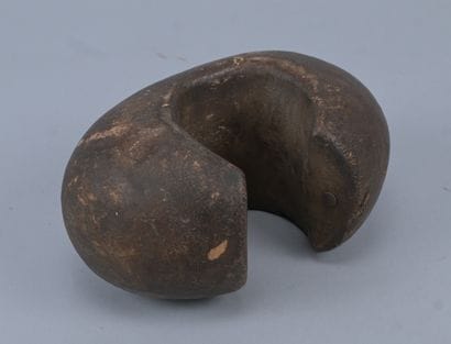 Tutsi archer's bracelet in carved wood -...