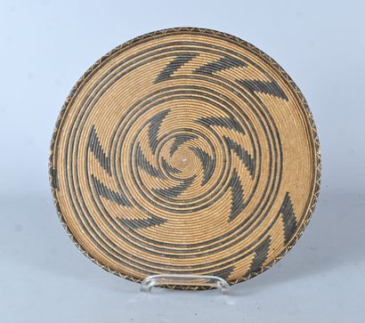 Large Rwanda Tutsi tray - wickerwork in braided...
