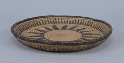 Large Tutsi woven presentation dish - Rwanda...