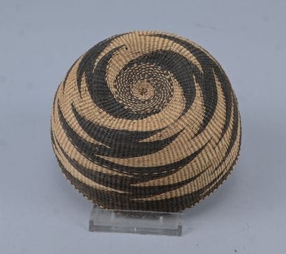 Double-layer woven raffia bowl - Central...
