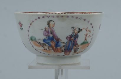 Chine – Ensemble de quatre tasses et soucoupes...