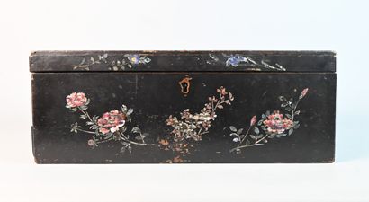 Coffret de lettré japonais en bois laqué...