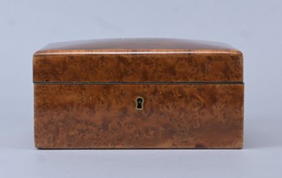 Coffret en marqueterie de bois noyer, style...