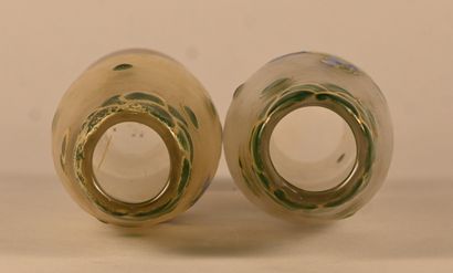 Paire de vases Art Nouveau en verre émaillé...